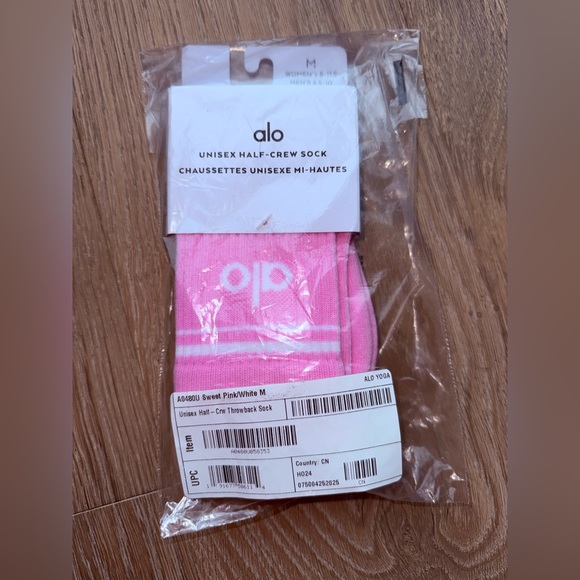 Alo Sweet Pink Unisex Half-Crew Socks size M NWT ๐ - Picture 3 of 5